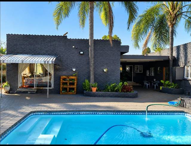4 BEDROOM HOUSE FOR SALE IN VANDERBIJLPARK SE 2